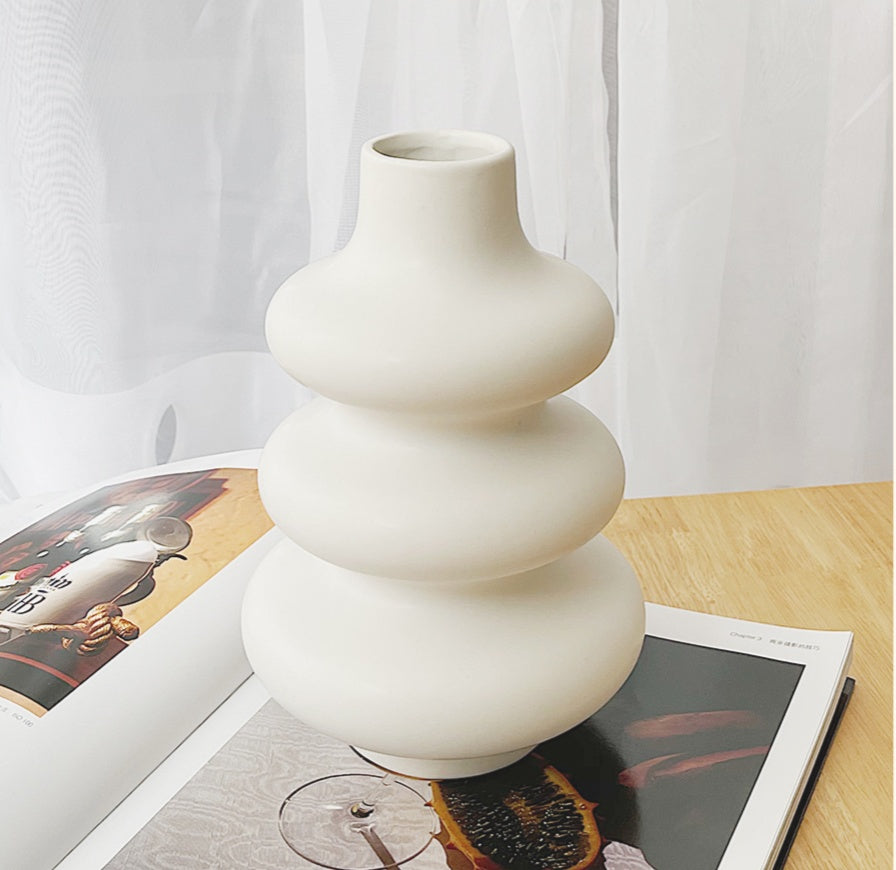 Special-shaped Ring Ceramic Vase Flower