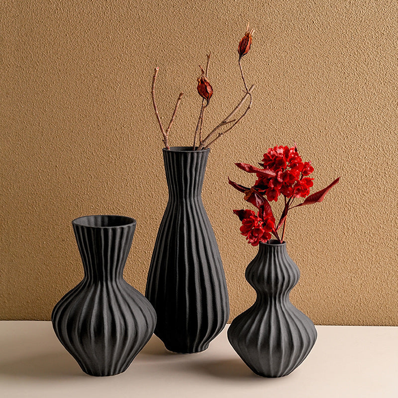 Simple Shell Texture Frosted Ceramic Vase
