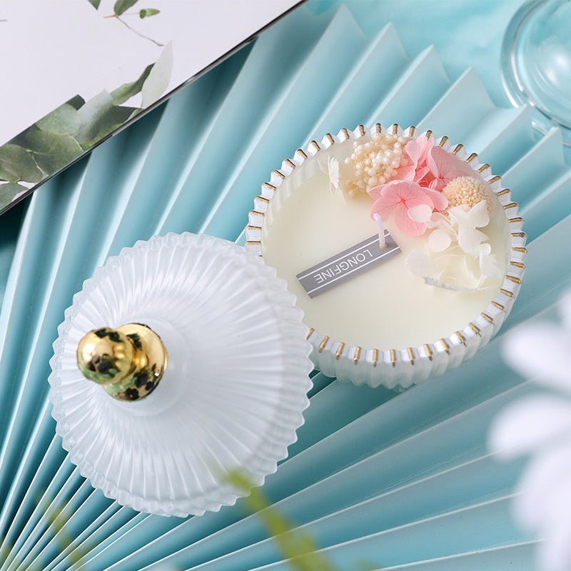 New Creative Decoration Plant Fragrance Soy Wax Aromatherapy Candle With Hand Gift Gold Cup Aromatherapy Candle