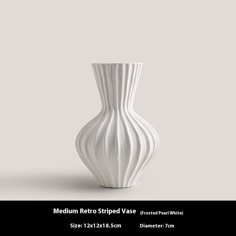 Simple Shell Texture Frosted Ceramic Vase