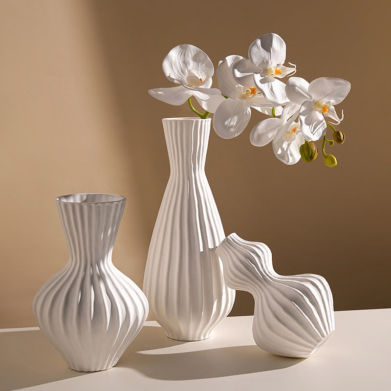 Simple Shell Texture Frosted Ceramic Vase